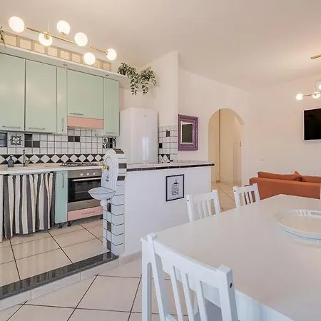 Daire Cozy Chic House